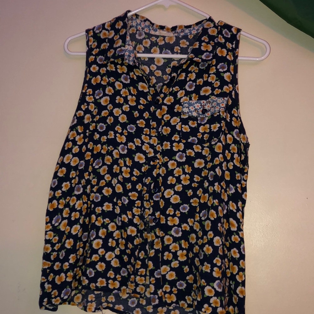 Cute sunflower button up shirt